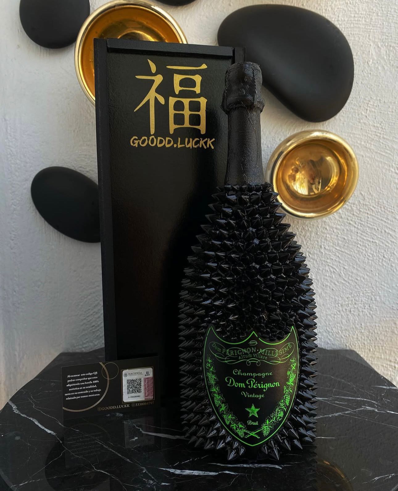 Botella  Edicion especial DOMPERIGNON LUMINOUS / BLACK - Custom " Full Spikes Black" By GOODD LUCKK´